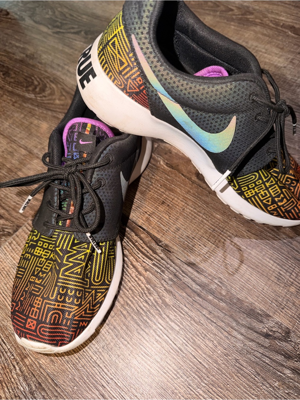 Nike Women's Roshe one QS Black Athletic Sneakers with Multicolor Tribal Print